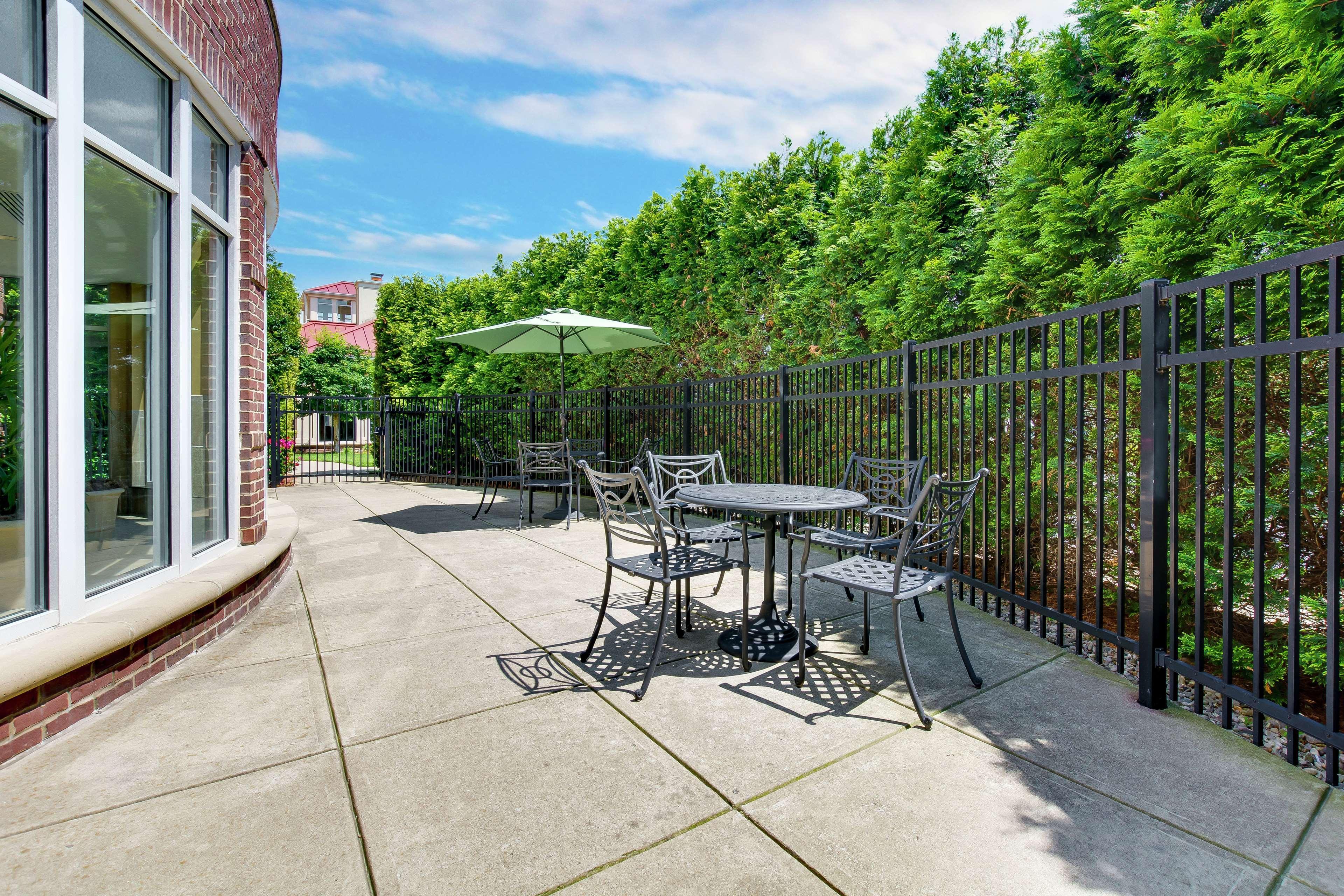 Hilton Garden Inn Louisville-Northeast Exterior foto